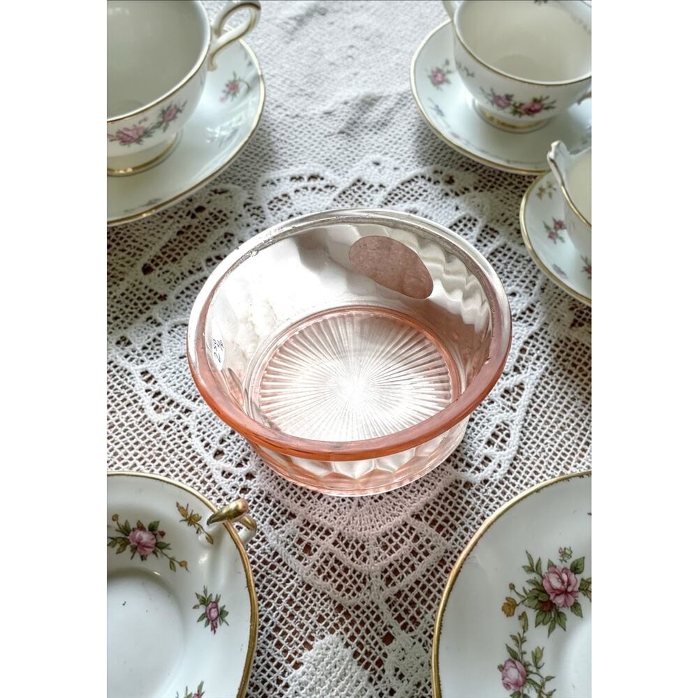 Vintage Pink Depression Glass Bowl • Ribbed Sunburst Pattern
